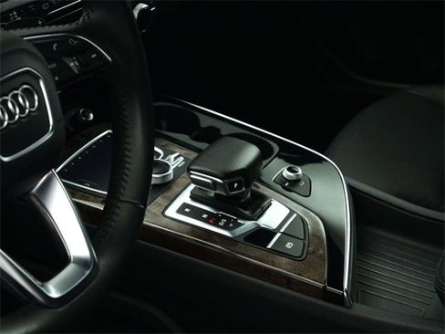 Used 2017 Audi Q7 3.0T Premium Plus image 14
