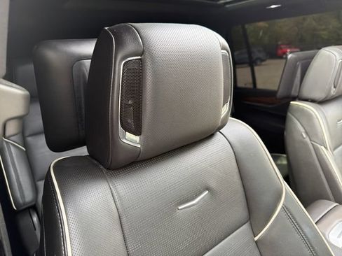 Used 2024 Cadillac Escalade ESV Premium Luxury w/ Performance Package AWD/4WD image 42