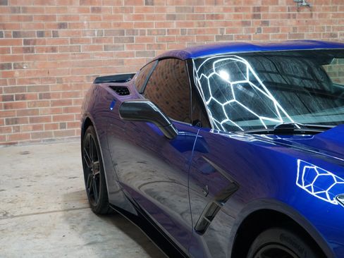 Used 2016 Chevrolet Corvette Stingray Coupe w/ Carbon Flash Badge Package image 23