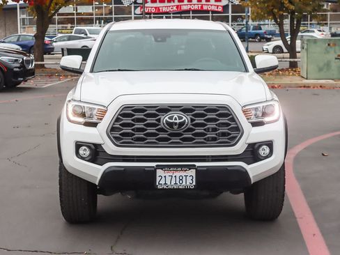 Used 2023 Toyota Tacoma TRD Off-Road image 6
