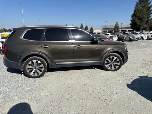 Used 2021 Kia Telluride S FWD image 4
