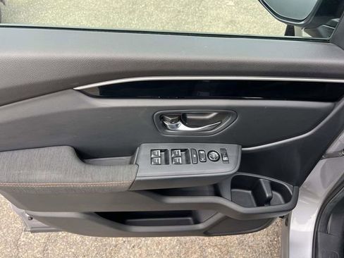 Used 2025 Honda Pilot Sport image 16