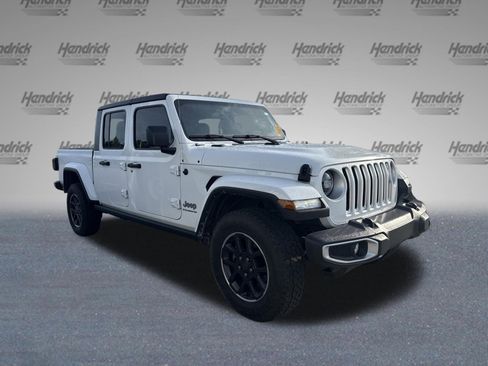 Used 2023 Jeep Gladiator Overland image 2