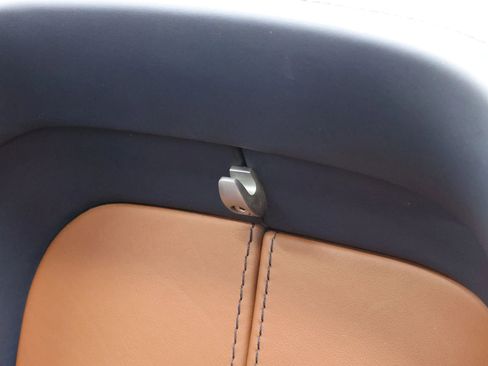 Used 2014 Aston Martin V8 Vantage Roadster image 45