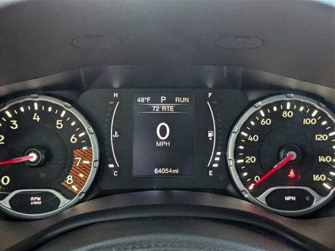 Used 2020 Jeep Renegade Latitude w/ Cold Weather Group image 11