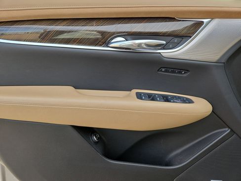 Used 2022 Cadillac XT6 Premium Luxury w/ Platinum Package image 15