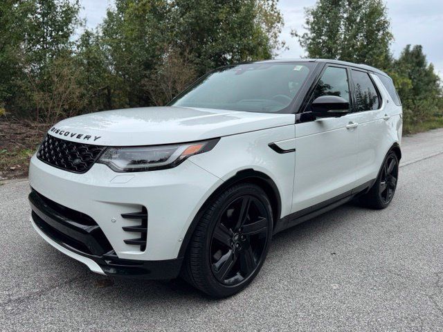 Used 2024 Land Rover Discovery Dynamic SE AWD/4WD image 1
