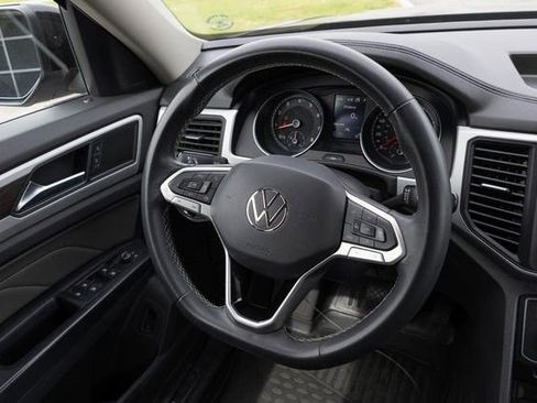 Used 2021 Volkswagen Atlas SE image 25