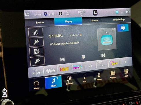 Used 2022 Jeep Wagoneer Series III w/ Premium Group I AWD/4WD image 8