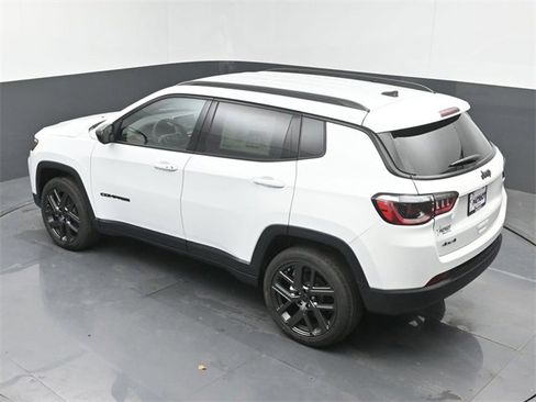 New 2026 Jeep Compass Latitude image 33