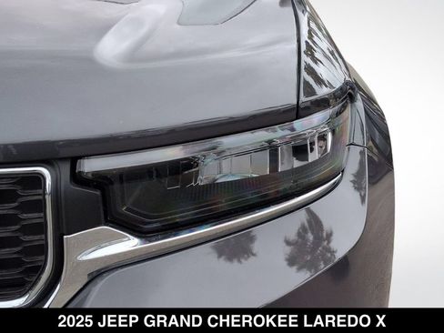 Used 2025 Jeep Grand Cherokee Laredo X w/ Luxury Tech Group I AWD/4WD image 10