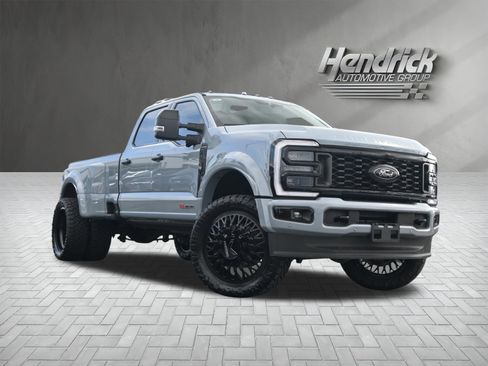 Used 2026 Ford F450 Platinum w/ Platinum Plus Package AWD/4WD image 2