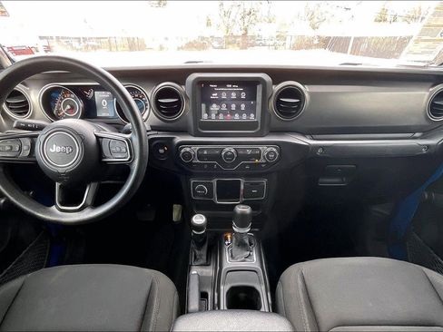 Used 2023 Jeep Gladiator Sport w/ Trailer Tow Package image 19