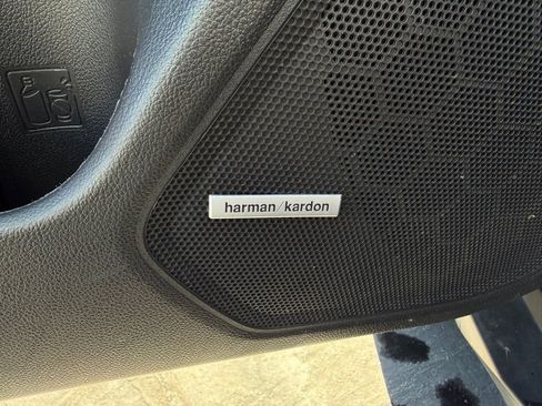 Used 2017 Subaru Outback 3.6R Limited image 10