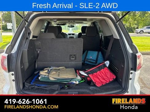 Used 2015 GMC Acadia SLE AWD/4WD image 32
