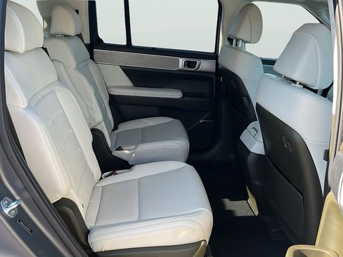 Certified 2025 Hyundai Santa Fe Calligraphy FWD image 21