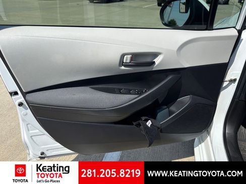 Used 2022 Toyota Corolla LE FWD image 15