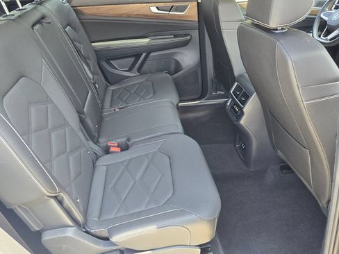 Certified 2026 Volkswagen Atlas SE w/ Panoramic Sunroof Package FWD image 18