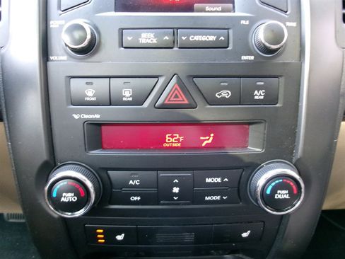 Used 2012 Kia Sorento EX w/ EX V6 Premium Pkg image 44