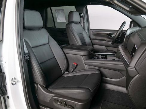 Used 2025 Chevrolet Tahoe LT w/ Comfort Package image 3