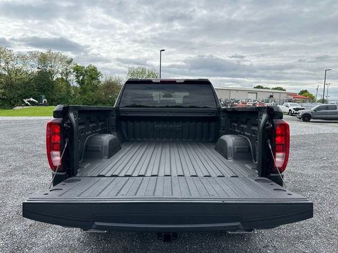 Used 2023 GMC Sierra 1500 Elevation w/ X31 Off-Road Package AWD/4WD image 17