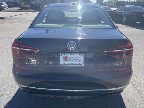 Used 2018 Volkswagen Passat 2.0T R-Line image 6
