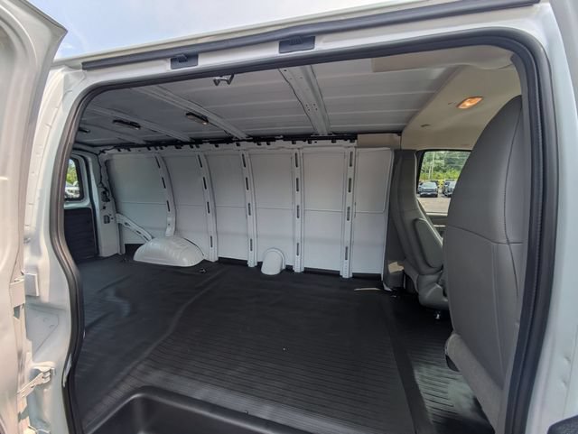 New 2026 GMC Savana 3500 Extended w/ Driver Convenience Package RWD image 27