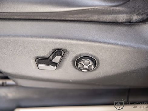 Used 2021 Chrysler Pacifica Touring-L FWD image 22