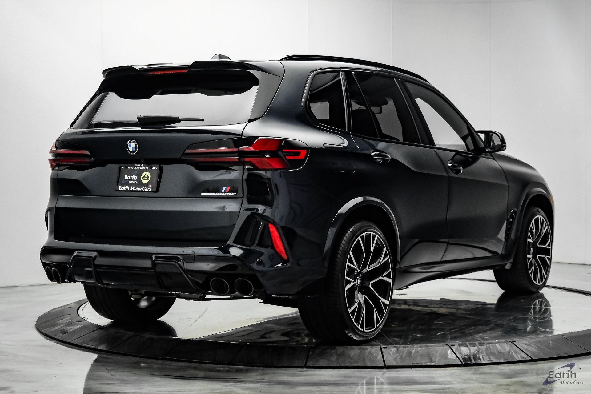 Used 2025 BMW X5 M Competition w/ Executive Package AWD/4WD image 17