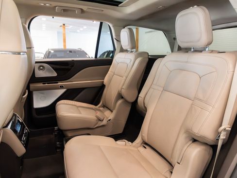 Used 2023 Lincoln Aviator Reserve w/ Equipment Group 201A image 20