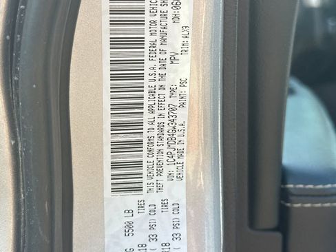 Used 2016 Jeep Cherokee Limited AWD/4WD image 32