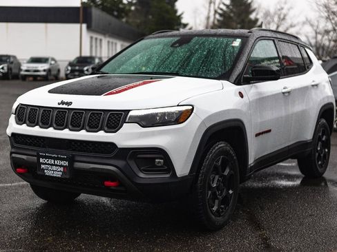 Used 2023 Jeep Compass Trailhawk w/ Trailhawk Elite Group image 4
