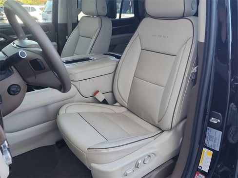 Used 2021 GMC Yukon Denali w/ Denali Ultimate Package image 20