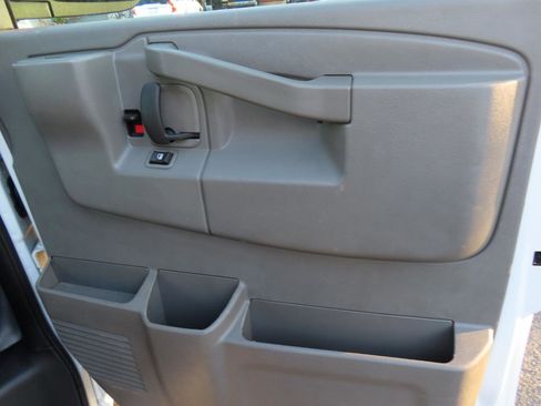 Used 2019 Chevrolet Express 3500 w/ Driver Convenience Package image 22