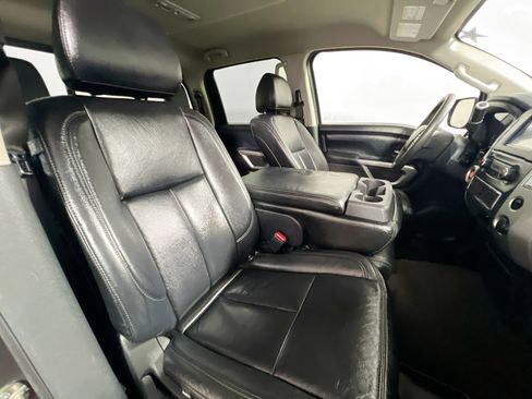 Used 2017 Nissan Titan SV RWD image 31