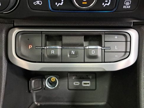 Used 2022 GMC Acadia SLT w/ Elevation Edition image 28