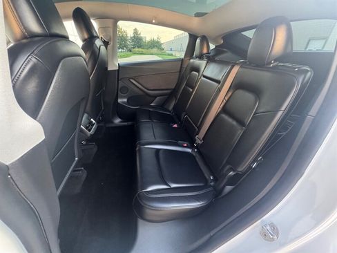 Used 2021 Tesla Model Y Long Range AWD/4WD image 26