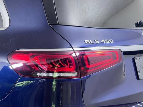 Used 2021 Mercedes-Benz GLS 450 4MATIC image 16