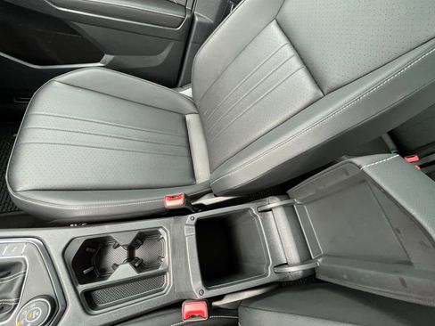 Used 2024 Volkswagen Tiguan SE R-Line image 23