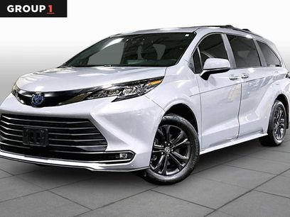 Used 2024 Toyota Sienna XLE Woodland Edition