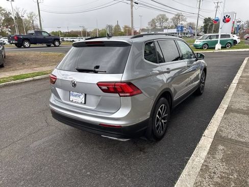 Used 2021 Volkswagen Tiguan SE w/ Panoramic Sunroof Package FWD image 7