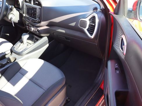 Used 2025 Kia Soul LX w/ Option Group 015 image 39