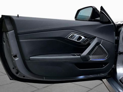 Used 2026 BMW Z4 M40i RWD image 19
