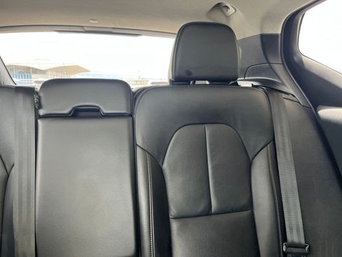 Used 2024 Volvo XC40 B5 Core AWD/4WD image 40