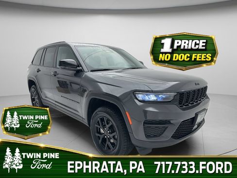 Used 2024 Jeep Grand Cherokee Altitude AWD/4WD image 1