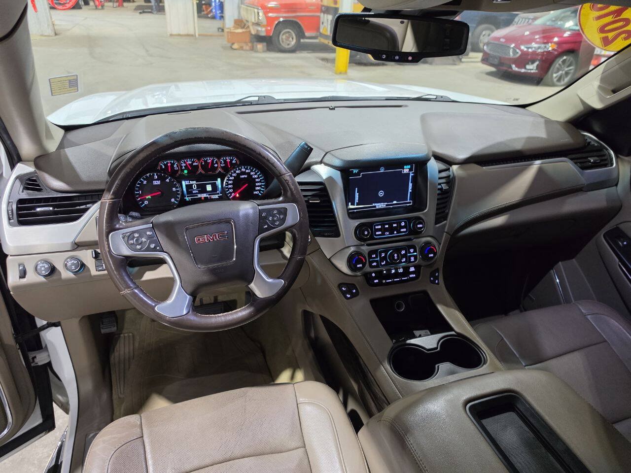 Used 2018 GMC Yukon XL SLT w/ Premium Edition AWD/4WD image 28
