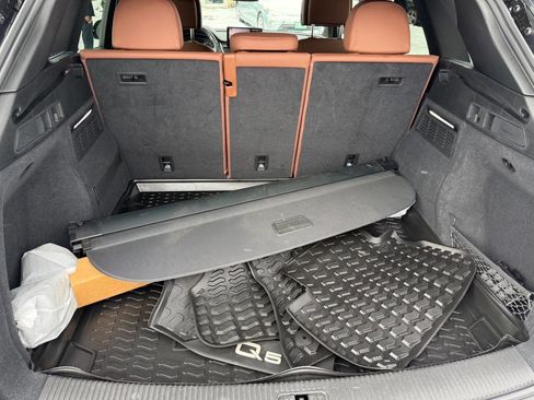 Used 2023 Audi Q5 2.0T Premium w/ Convenience Package image 10