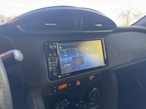 Used 2017 Toyota 86 image 10