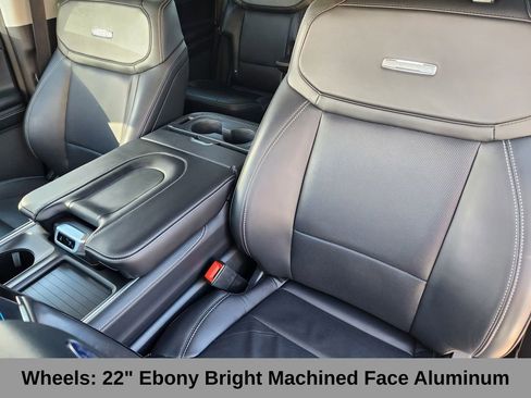 Certified 2025 Ford Expedition Platinum w/ Driver's Package image 11