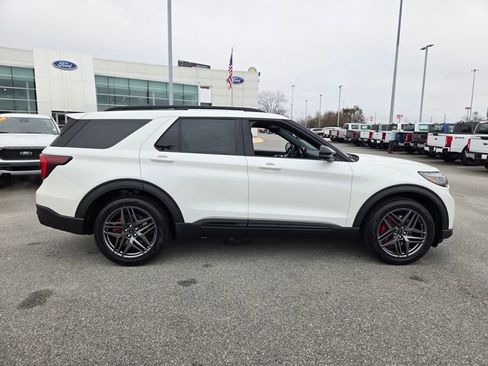 New 2026 Ford Explorer ST w/ Sun And Sound Package image 13